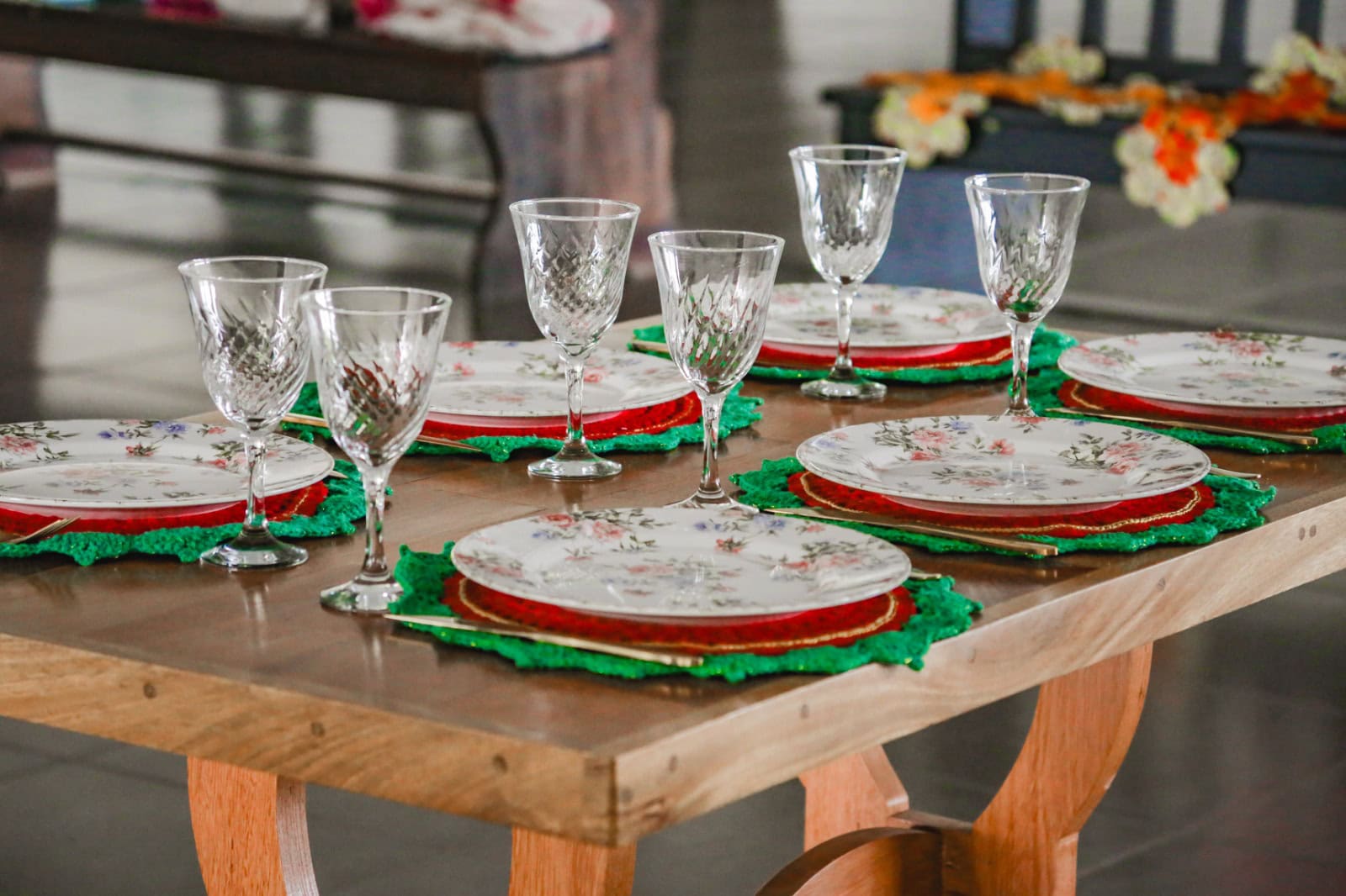 Sousplats de crochê produzidos pelas detentas da Divisão do Estabelecimento Penal Feminino de Rio Branco. Foto: Antonio Moura/Iapen