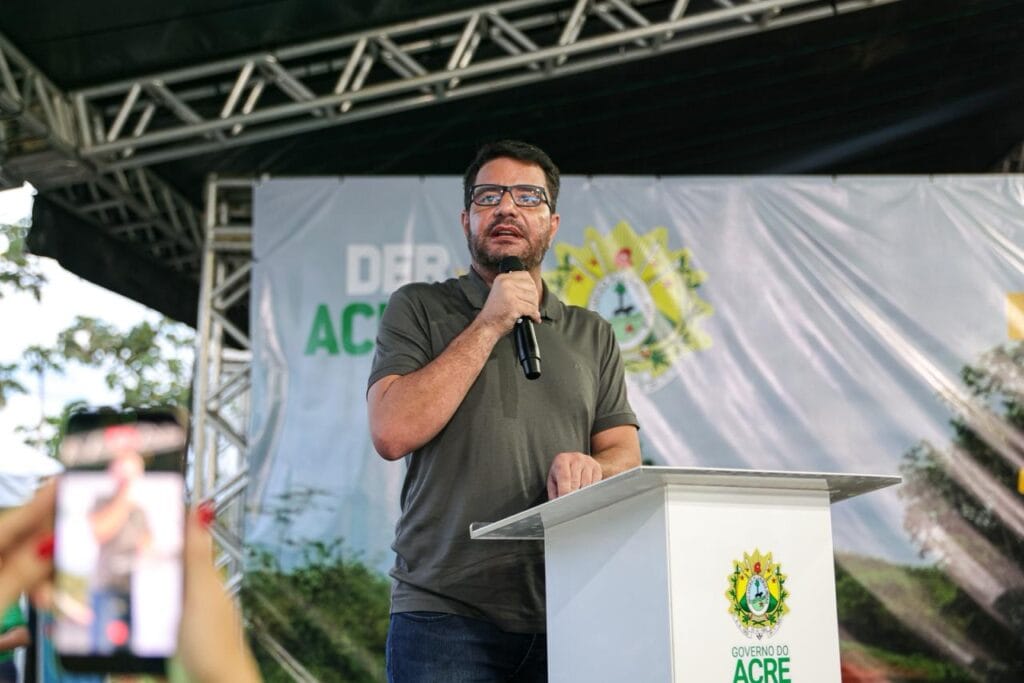 “Temos orgulho dos servidores do governo do Acre que fazem a diferença com entregas como essa, garantindo dignidade para todos”, levantou o governador do Acre. Foto: José Caminha/Secom
