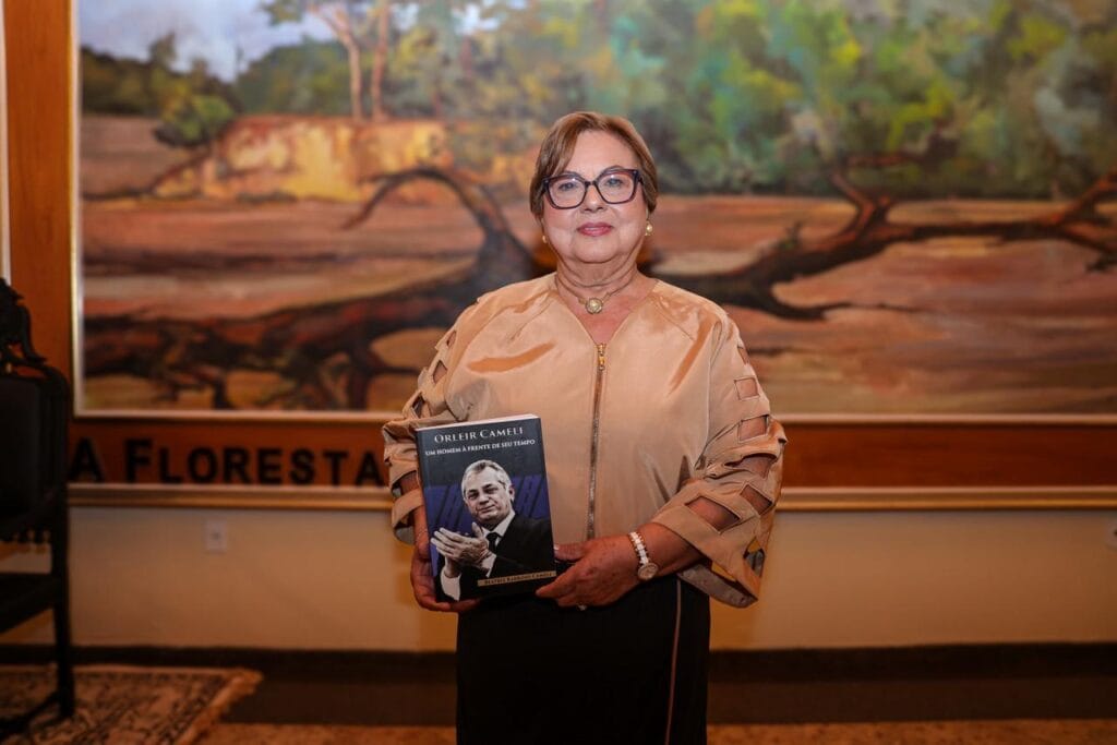 Obra de Beatriz traz narrativa detalhada da origem de Orleir Cameli e de seu protagonismo no Acre. Foto: José Caminha/Secom