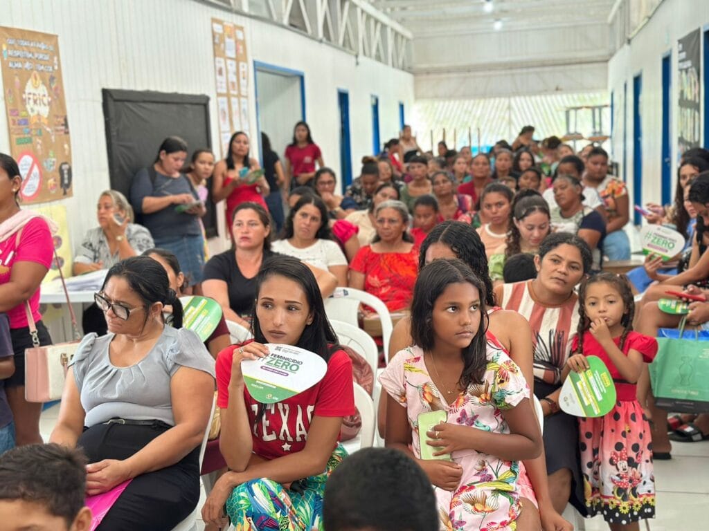 Cerca de 150 pessoas foram alcançadas durante ação da Semulher, na zona Rural de Feijó. Foto: Rebeca Martins/Semulher