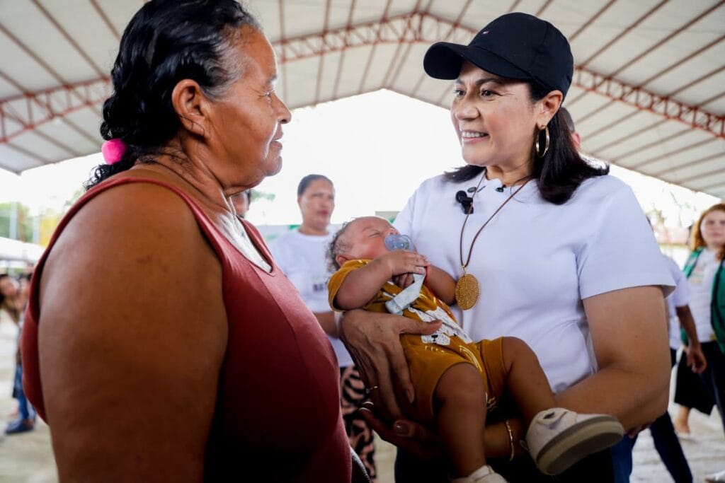 Mailza também levou Programa Juntos Pelo Acre com diversos serviços para a comunidade da região. Foto: Neto Lucena/Secom