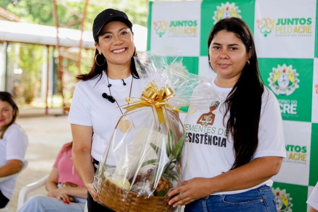 Reconhecimento local de mulheres do campo marca manhã na Transacreana. Foto: Neto Lucena/Secom
