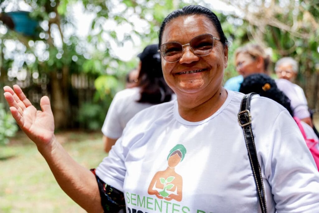 Missionária Maria Dulcileia represntou o ramal da União e pediu apoio da vice-governadora. Foto: Neto Lucena/Secom