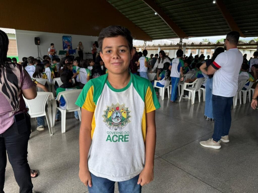 Vinícius de Castro, estudante do 6º ano, destaca importância do espetáculo para ampliar o conhecimento sobre consciência negra. Foto: Jorge William/SEE