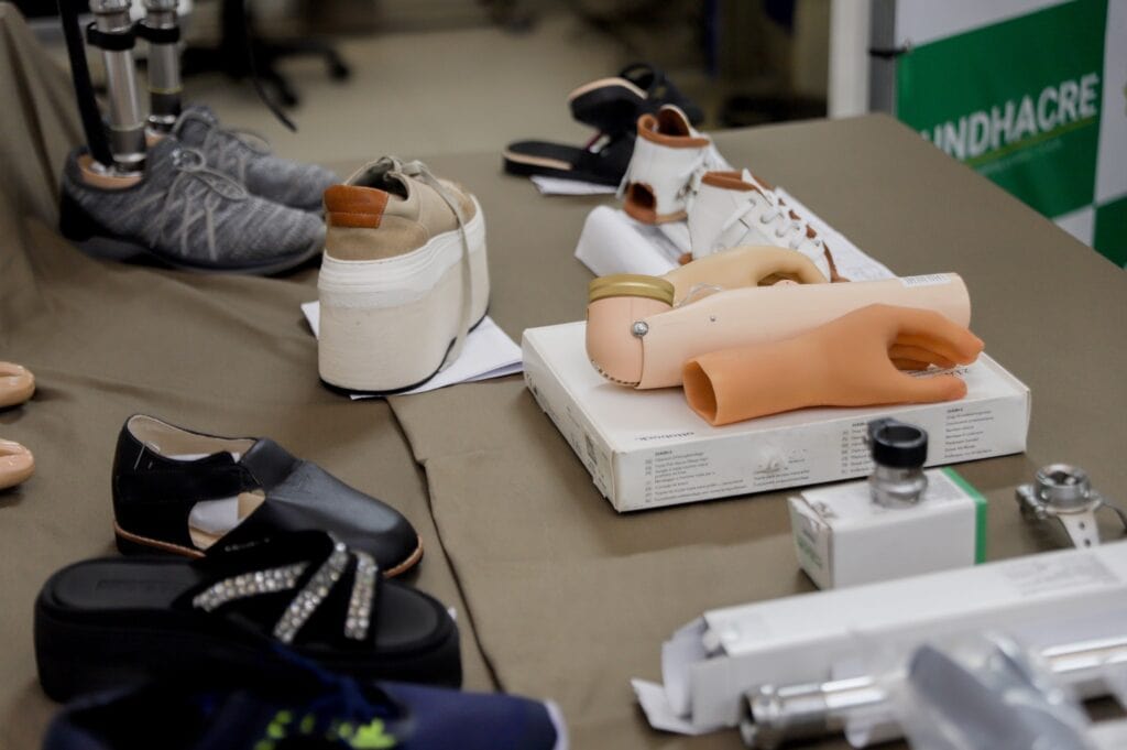 Diversos dispositivos foram entregues a pacientes no Into, em Rio Branco. Foto: Neto Lucena/Secom
