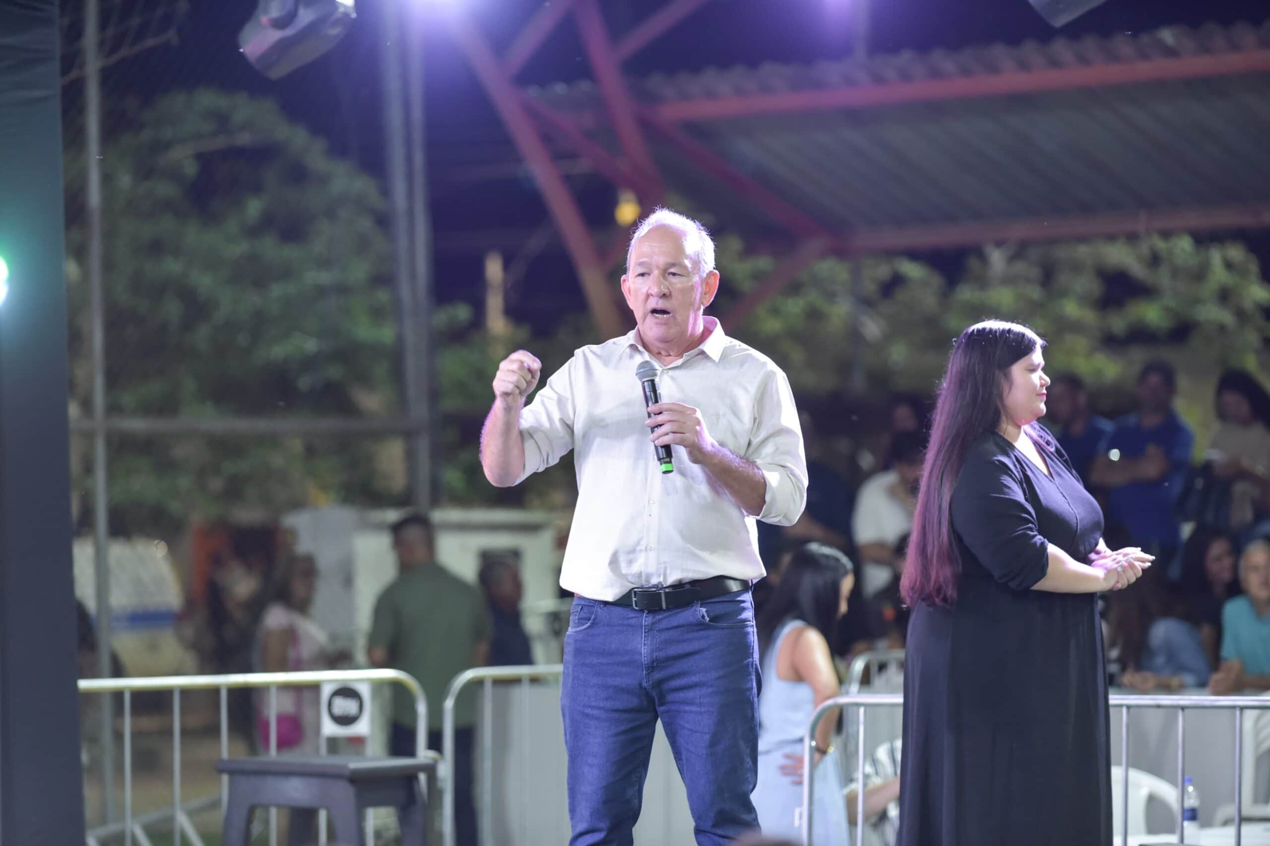 Secretário Luiz Calixto deu início à programação com uma fala. Foto: Raylanderson Frota/Secom