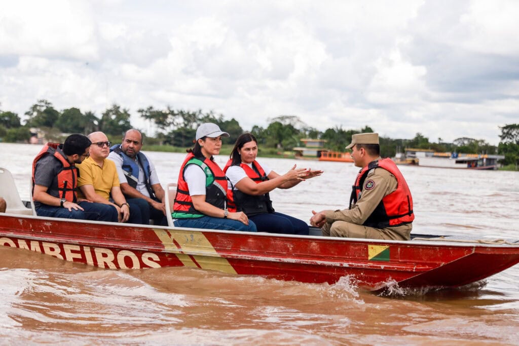 Vice-governadora acompanha crises ambientais de perto e leva apoio aos afetados. Foto: Neto Lucena/Secom