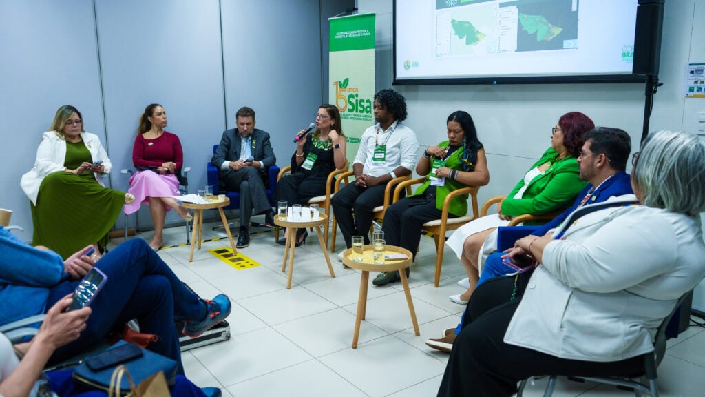 Painel “Governança verde: modelo acreano de resiliência climática” destacou as ações do governo para enfrentar eventos extremos. Foto: Uêslei Araújo/Sema