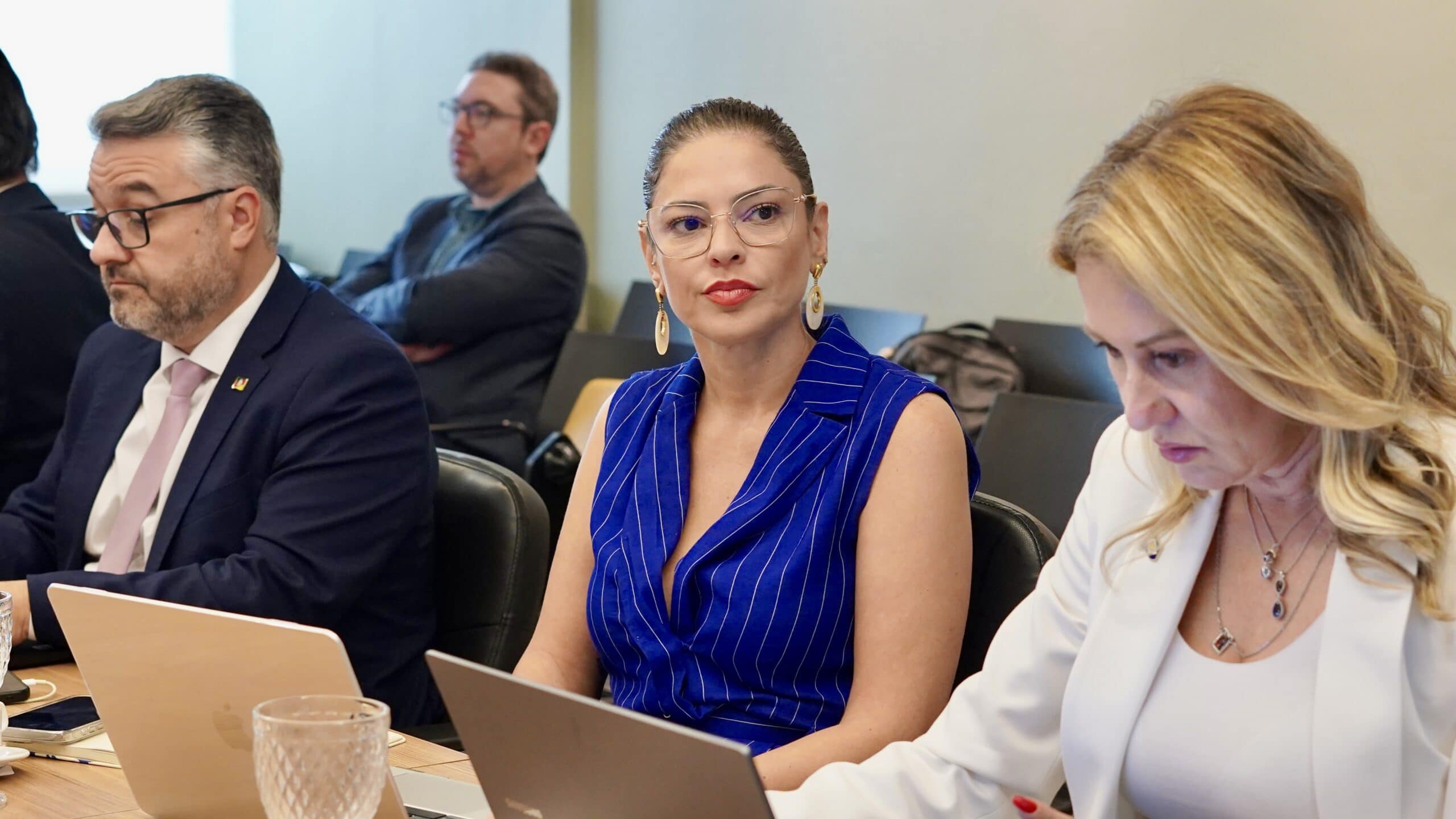 Secretária adjunta de Meio Ambiente, Renata Sousa, acompanhou os debates da reunião ordinária da Abema. Foto: Wesley Moraes/Repac