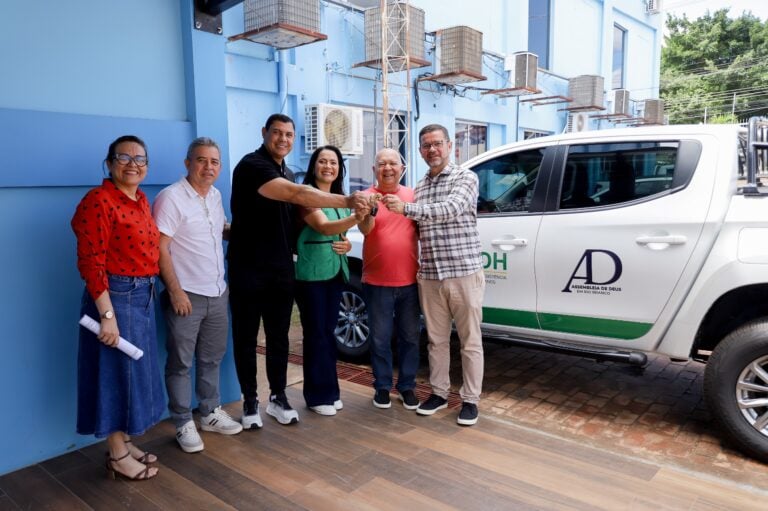 Governadora em exercício Mailza Assis entrega caminhonete a entidade religiosa para fortalecer ações sociais em áreas de difícil acesso