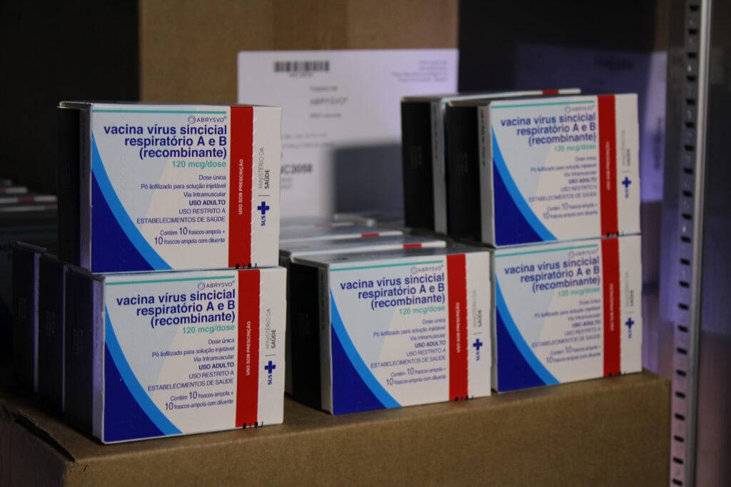 Imunização de mulheres grávidas é o método mais eficaz para transferir anticorpos protetores diretamente para o feto, garantindo que o recém-nascido desfrute de imunidade passiva durante os primeiros meses de vida. Foto: Tiago Araújo/Sesacre