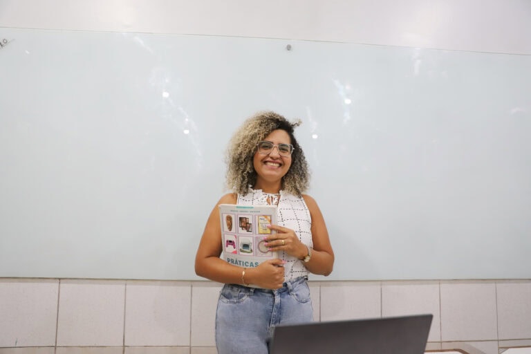 Governo do Estado antecipa pagamento do Prêmio VDP da Educação para esta sexta