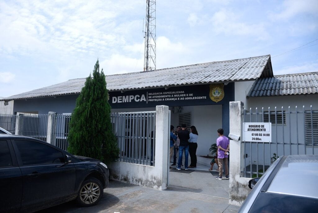 Sala de acolhimento foi inaugurada na Delegacia da Mulher de Cruzeiro do Sul. Foto: Marcos Santos/Secom