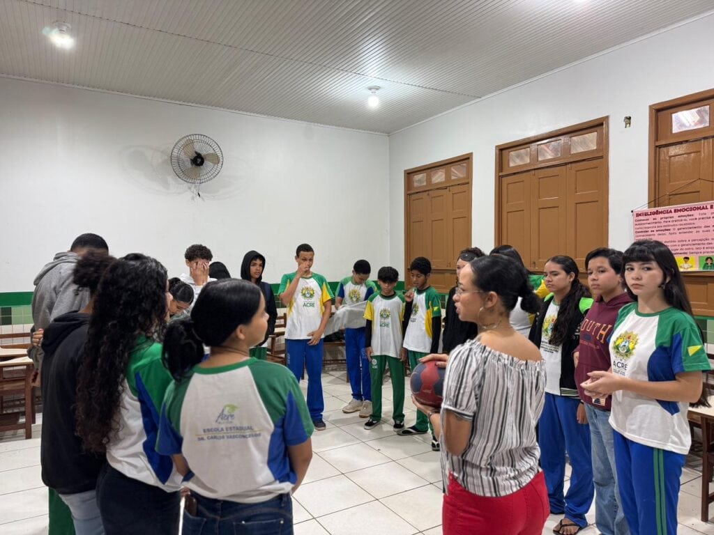 Programa foi aplicado aos alunos do 8ºano da escola Dr. Carlos Vasconcelos. Foto: Carolina Torres/Secom