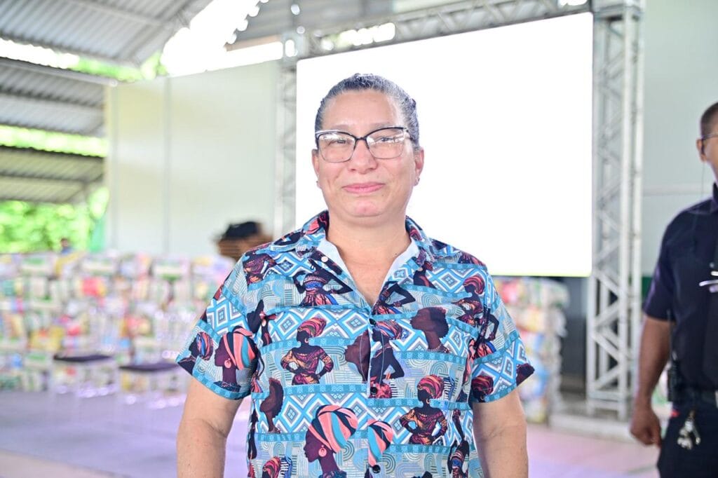 Representante da Associação das Mulehres Negras, Reselene Dias, disse que a ajuda vai aliviar a dor das famílias neste fim de ano. Foto: Ingrid Kelly/Secom