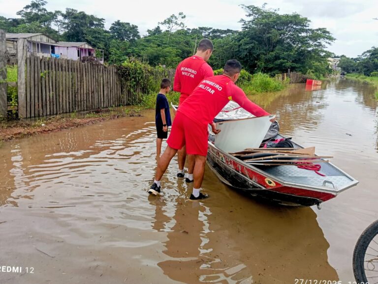 Governo mobiliza secretarias para apoio a famílias atingidas pela cheia dos rios