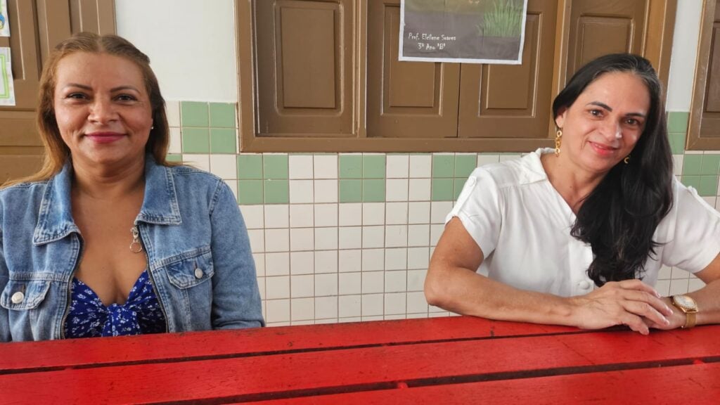 Coordenadora pedagógica Francisca Machado (à direita): “Eles aprendem a obedecer as regras”. Foto: Stalin Melo/SEE