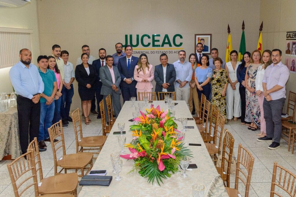 Novo canal de atendimento possibilita a abertura de empresas diretamente pelo WhatsApp. Foto: Victor Machado/Juceac