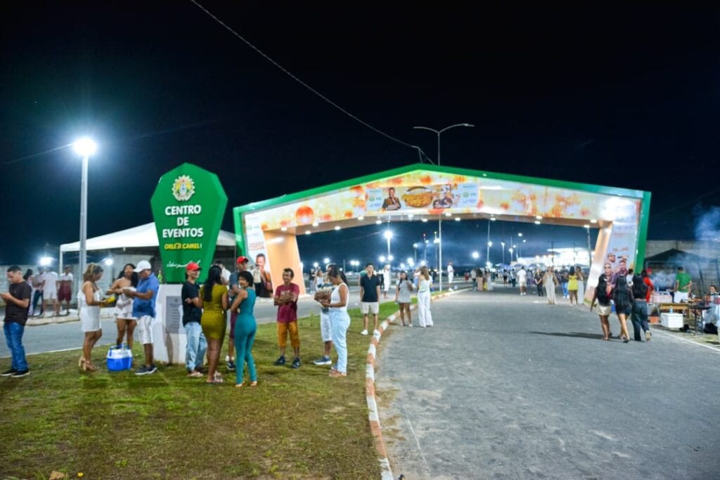 Público prestigia e aprova a programação do Réveillon da Família. Foto: Marcos Santos/ Secom