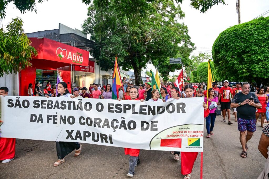 Procissão levou cerca de dez mil fiéis para as ruas de Xapuri. Foto: Clemerson Ribeiro/Secom