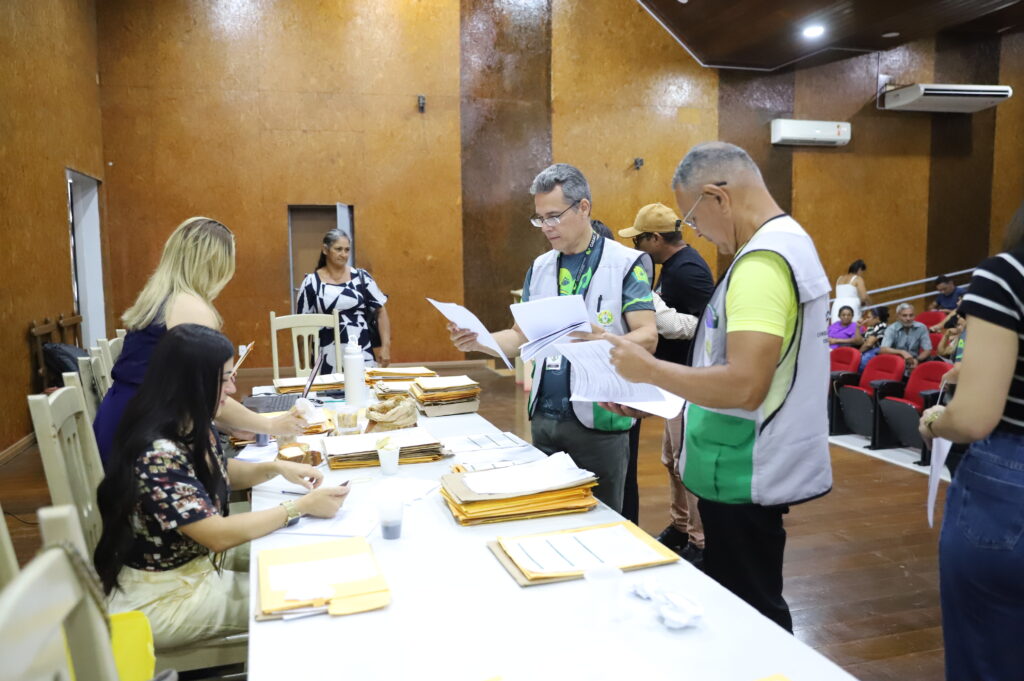 Comissão da chamada pública analisou as propostas dos agricultores. Foto: Mardilson Gomes/SEE