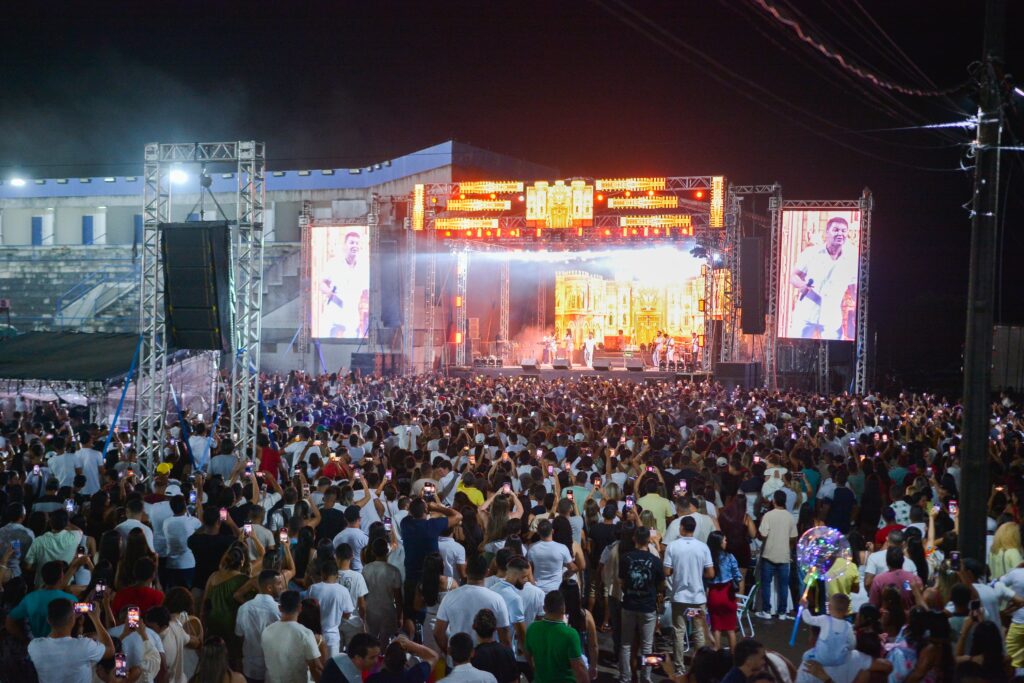 Cantor Eduardo Costa foi a principal atração musical do Réveillon da Família. Foto: Marcos Santos/Secom