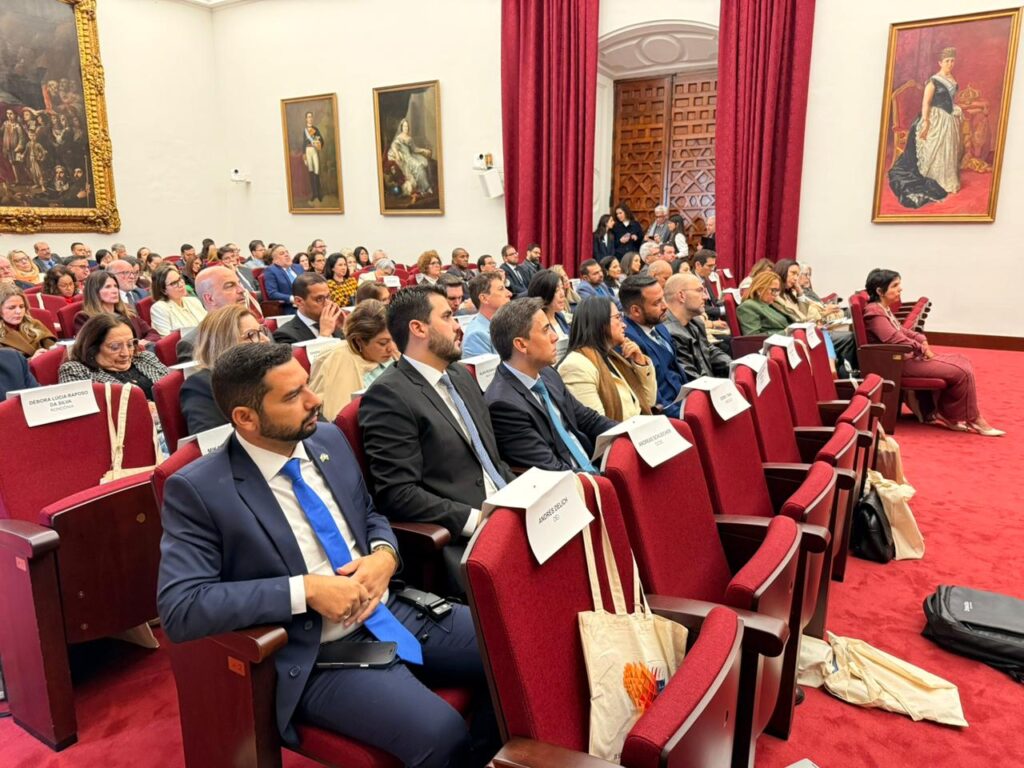 Seminário visa fortalecer ambientes de colaboração e contribuir para a estruturação de processos de gestão e inovação na aprendizagem. Foto: Jorge William/SEE