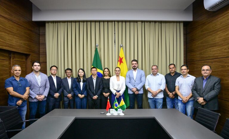 Governo do Acre realiza reunião com empresários chineses para instalação de indústria na ZPE