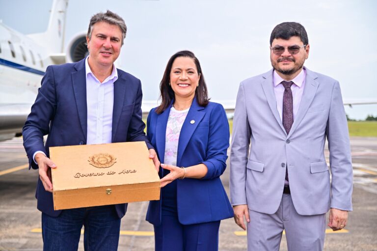 Governadora em exercício Mailza recepciona ministro da Educação no Acre