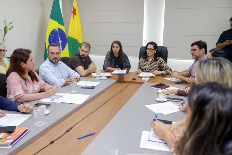 Vice-governadora Mailza se reúne com secretários e equipe técnica para ampliar programas de prevenção ao uso de drogas no Acre em 2026