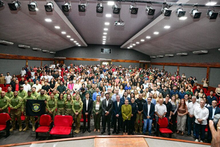 Governador Gladson Camelí fortalece o Departamento Estadual de Trânsito ao empossar 67 novos servidores