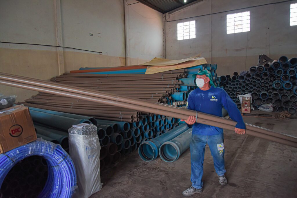 Tubulações foram adquiridas com recursos próprios do Saneacre. Foto: Aleksandro Soares/Saneacre