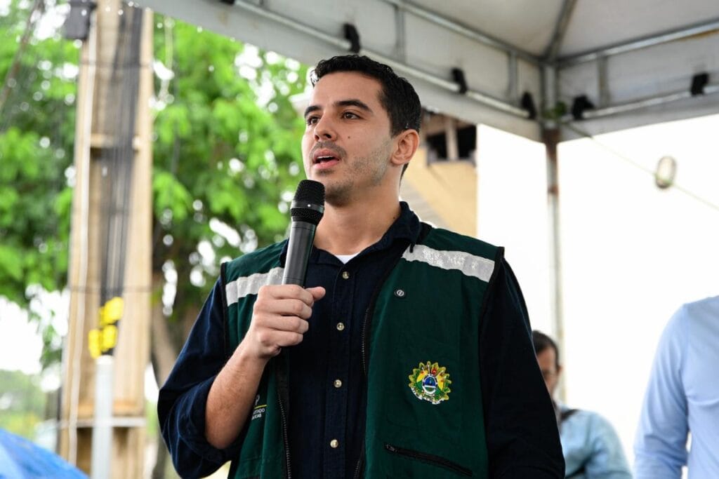 Secretário Ítalo Lopes destacou que a liberação da Avenida Getúlio Vargas já representa um alívio para o trânsito na região central. Foto: Clemerson Ribeiro/Secom