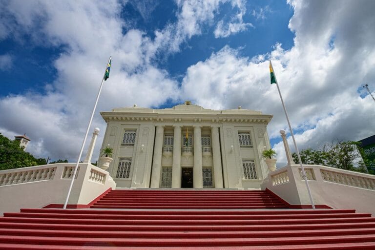 Governo decreta ponto facultativo no dia 20 de abril