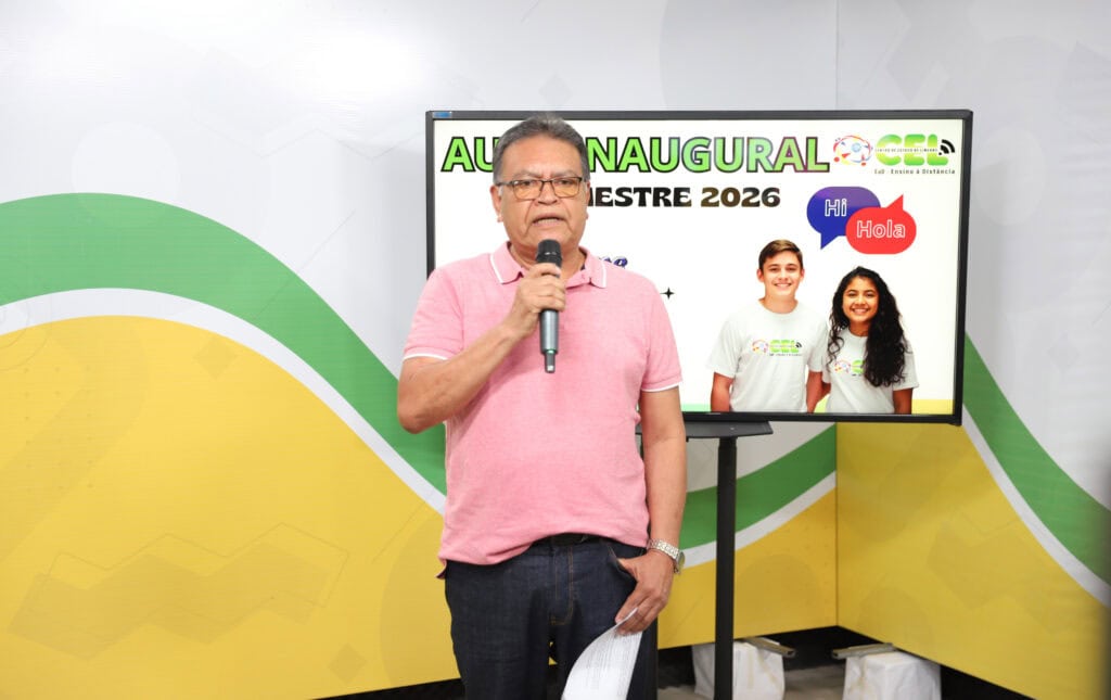 Secretário adjunto de Ensino da SEE, Sebastião Flores, destacou a ampliação do acesso ao ensino de idiomas para estudantes do interior do Acre. Foto: Mardilson gomes/SEE