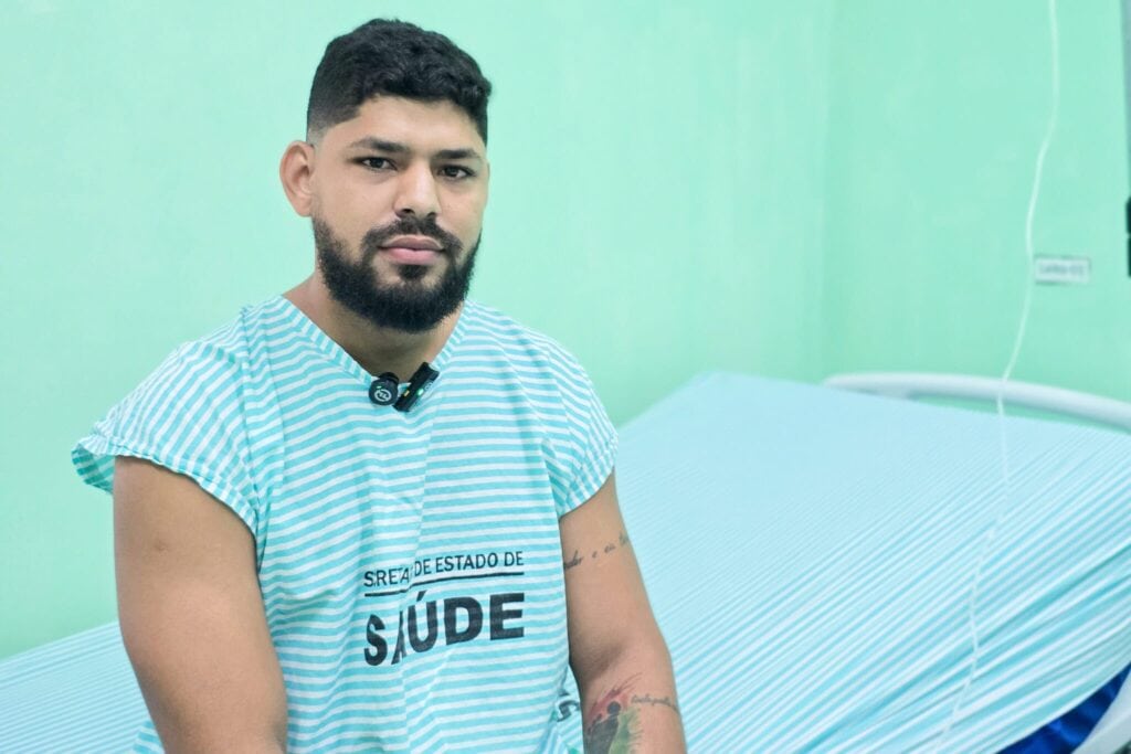 Miqueias Sousa da Silva também celebrou a oportunidade de realizar sua cirurgia de cabeça e pescoço em Cruzeiro do Sul. Foto: Marcos Santos/Secom