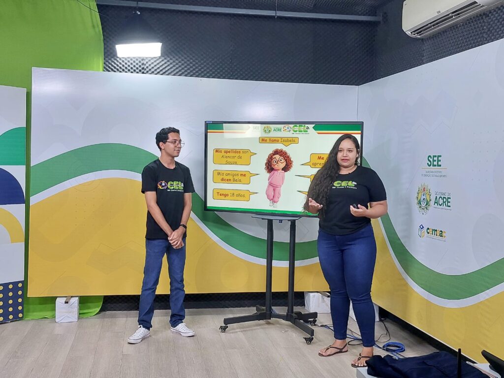 Live de aula inaugural do Núcleo EaD do Centro de Estudo de Línguas reuniu estudantes de diversos municípios e marcou o início do semestre para as turmas de inglês e espanhol. Foto: Clícia Araújo/SEE