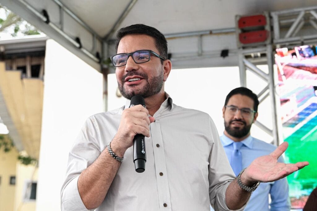 Durante a cerimônia, o governador fez questão de destacar o legado que deixa na área de infraestrutura para o Acre. Foto: Clemerson Ribeiro/Secom
