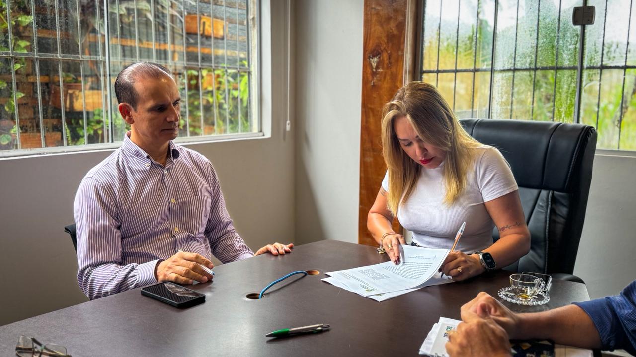 Termo de cessão garante área para construção de base na Transacreana. Foto: Thauã Conde/Deracre