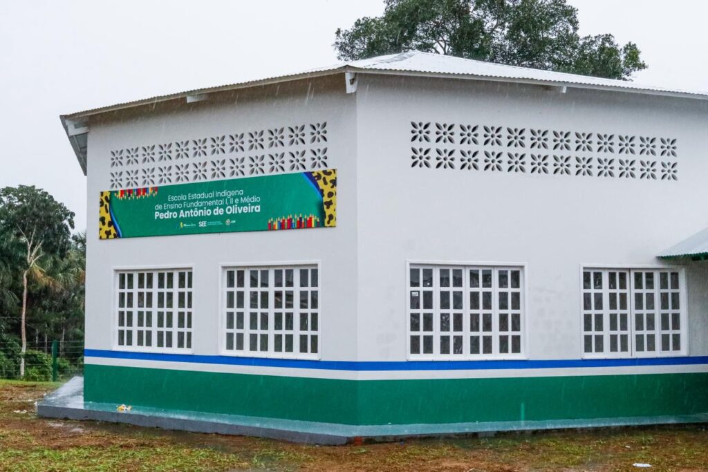 Novo prédio da Escola Estadual Pedro Antônio de Oliveira foi entregue para o Povo Nukini. Foto: Diego Silva/Secom