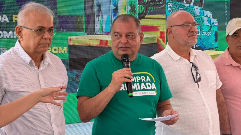 Assurbanípal Mesquita, titular da Seict, comemora adesão de comércios. Foto: Kauã Esdras/Cedida