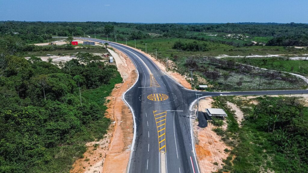 Com a entrega da AC-405, um novo capítulo de desenvolvimento se iniciou para o município e para o estado. Foto: Diego Silva/ Secom