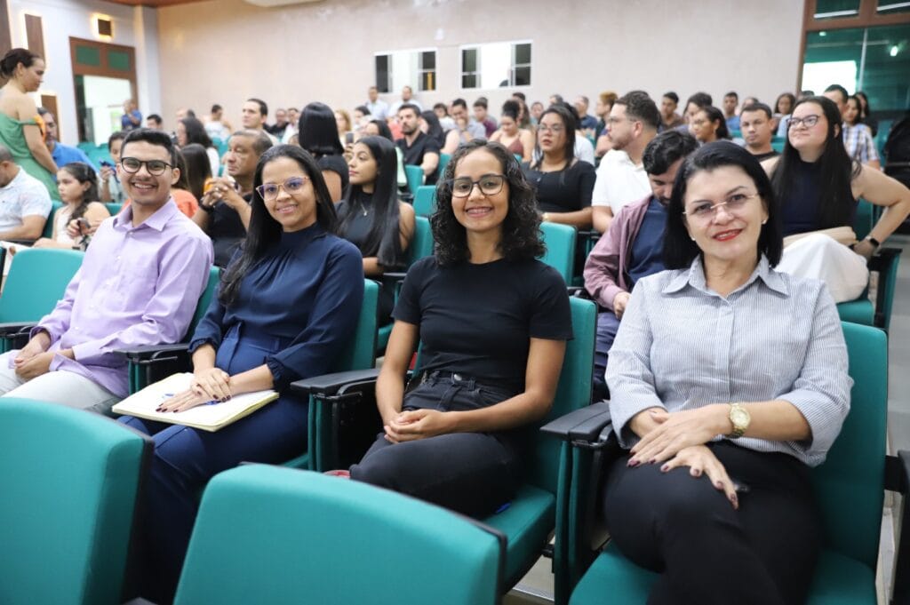 Ao todo, 32 professores tomaram posse nesta segunda-feira, 30. Foto: Mardilson Gomes/SEE
