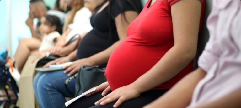 “Projeto do coração”, diz governadora Mailza ao celebrar sanção de lei que regulamenta profissão de doula no país