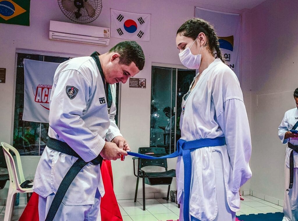 Mestres formados em projetos sociais também formam outros jovens através do legado. Foto: arquivo pessoal