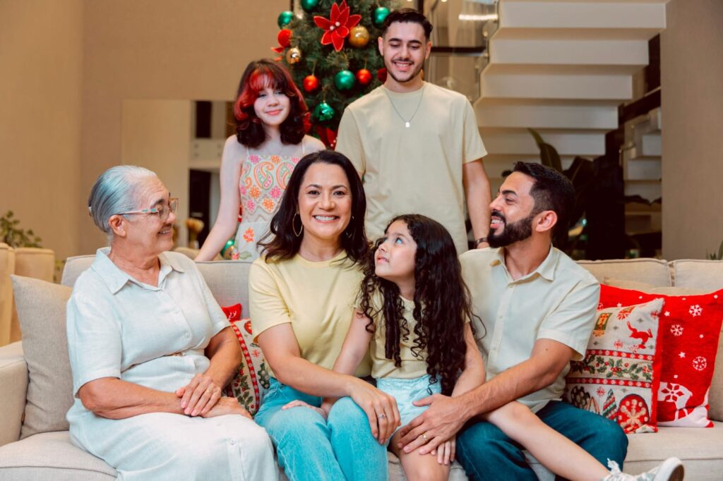 Mãe de três filhos, Henry, Helena e Theodora, casada com Madson Cameli, filha amorosa. Neto Lucena/Secom.